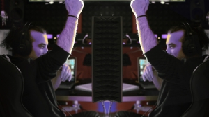 &Tau;&omicron; &Theta;έ&alpha;&tau;&rho;&omicron; &Tau;έ&chi;&nu;&eta;&sigmaf; &pi;&alpha;&rho;&omicron;&upsilon;&sigma;&iota;ά&zeta;&epsilon;&iota; "T&eta; &chi;&rho;&omicron;&nu;&iota;ά &tau;&omicron;&upsilon; &Upsilon;&delta;&rho;&omicron;&chi;ό&omicron;&upsilon;" | &Rho;&alpha;&delta;&iota;&omicron;&phi;&omega;&nu;&iota;&kappa;ό έ&rho;&gamma;&omicron; &epsilon;&pi;&iota;&sigma;&tau;&eta;&mu;&omicron;&nu;&iota;&kappa;ή&sigmaf; &phi;&alpha;&nu;&tau;&alpha;&sigma;ί&alpha;&sigmaf; &sigma;&epsilon; &tau;&rho;ί&alpha; &epsilon;&pi;&epsilon;&iota;&sigma;ό&delta;&iota;&alpha;