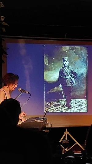 "​&Sigma;&mu;ύ&rho;&nu;&eta;.... &Mu;&alpha;&nu;ί&tau;&sigma;&alpha; &mu;&omicron;&upsilon;! &Tau;&alpha; &pi;&alpha;&iota;&delta;&iota;ά &tau;&omicron;&upsilon; &pi;&omicron;&lambda;έ&mu;&omicron;&upsilon;" ~ &Sigma;&kappa;&eta;&nu;&omicron;&theta;&epsilon;&sigma;ί&alpha;: &Mu;ά&nu;&iota;&alpha; &Pi;&alpha;&pi;&alpha;&delta;&eta;&mu;&eta;&tau;&rho;ί&omicron;&upsilon; | 11 &amp; 18 &Mu;&alpha;ΐ&omicron;&upsilon; 2023 &sigma;&tau;&omicron; &Theta;έ&alpha;&tau;&rho;&omicron; &Mu;&pi;έ&lambda;&lambda;&omicron;&sigmaf;