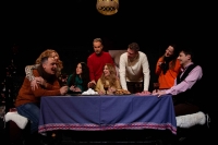 &Epsilon;ί&delta;&alpha;&mu;&epsilon; &tau;&eta;&nu; &pi;&alpha;&rho;ά&sigma;&tau;&alpha;&sigma;&eta; &Omicron;&iota; &upsilon;&pi;ά&kappa;&omicron;&upsilon;&omicron;&iota; ή reunion &tau;&eta;&sigmaf; Ά&nu;&nu;&alpha;&sigmaf; &Epsilon;&tau;&iota;&alpha;&rho;ί&delta;&omicron;&upsilon; &alpha;&pi;ό &tau;&eta;&nu; &omicron;&mu;ά&delta;&alpha; &Pi;&lambda;ά&nu;&eta; &sigma;&epsilon; &sigma;&kappa;&eta;&nu;&omicron;&theta;&epsilon;&sigma;ί&alpha; &Kappa;ώ&sigma;&tau;&alpha; &Delta;&epsilon;&lambda;&alpha;&kappa;&omicron;ύ&rho;&alpha; &sigma;&tau;&omicron; &theta;έ&alpha;&tau;&rho;&omicron; &Beta;&alpha;&phi;&epsilon;ί&omicron;-&Lambda;ά&kappa;&eta;&sigmaf; &Kappa;&alpha;&rho;&alpha;&lambda;ή&sigmaf;.